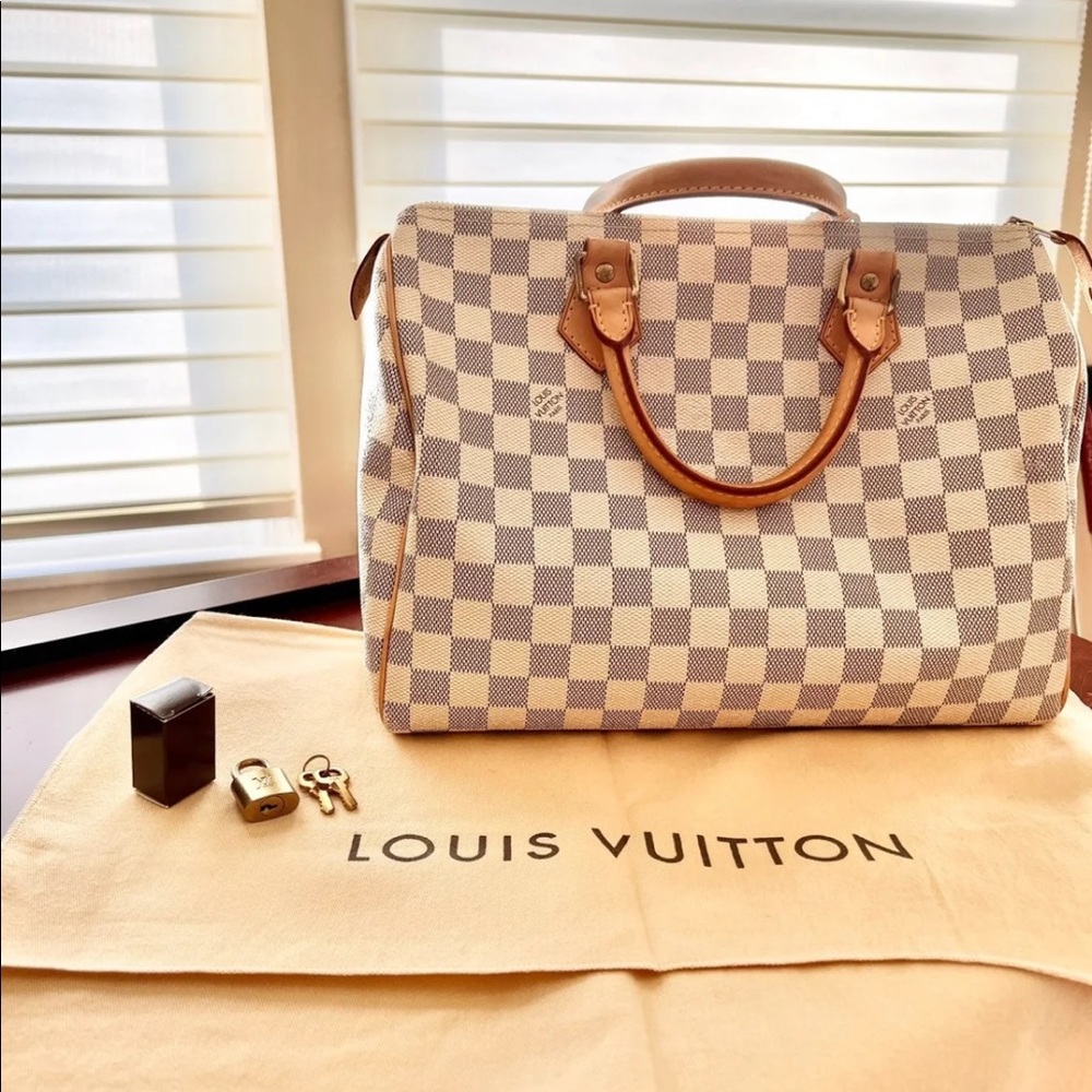 Like new condition LV azur speedy 30